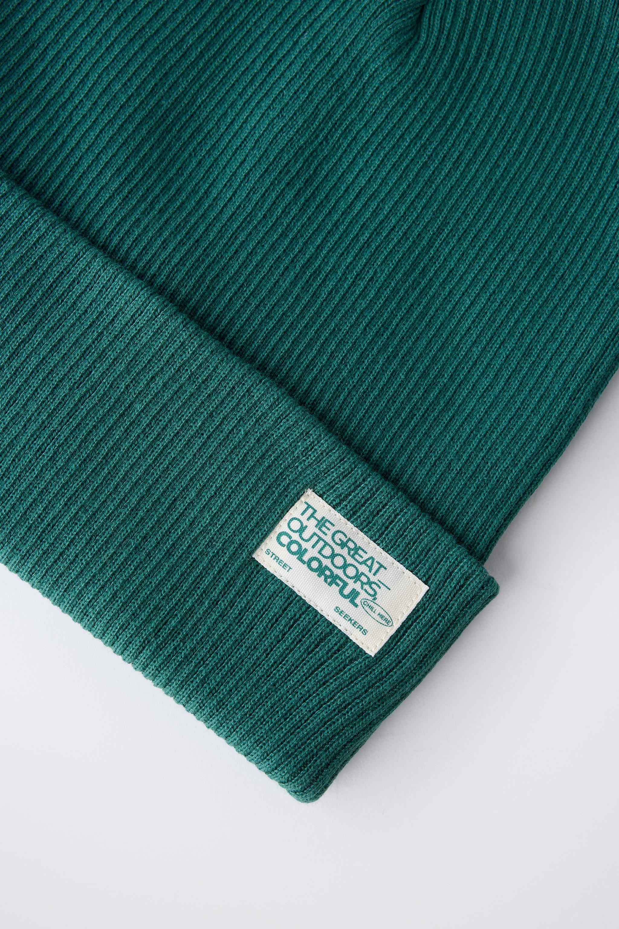 RIBBED KNIT HAT WITH LABEL